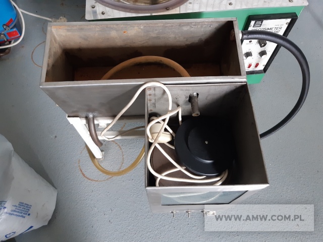 Urządzenia do destylacji - pakiet zawierający 2 poz. asort., w tym: aparat do destylacji 680 x 210 x 480 mm oraz destylator wodny DEL-5 